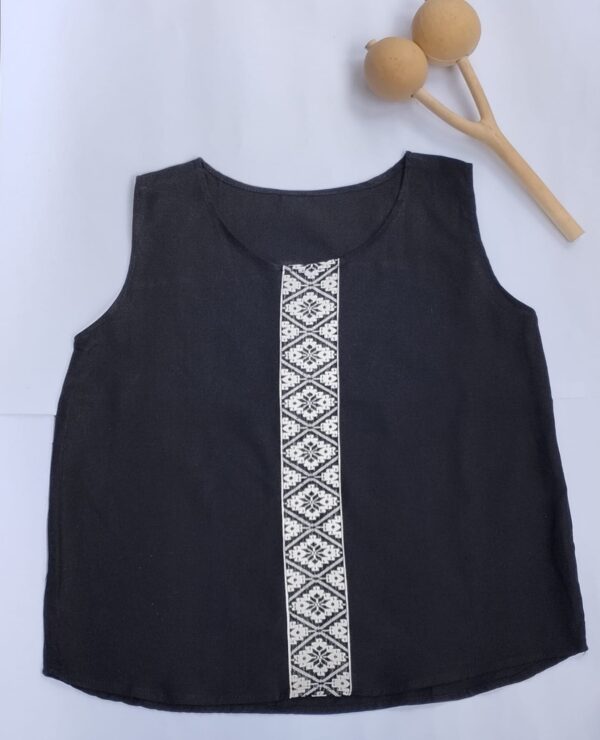 Blusa con bordado
