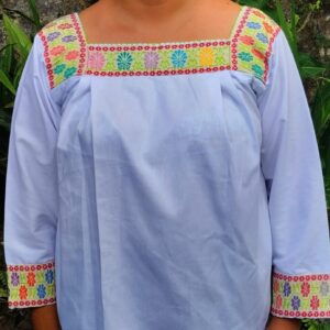 Blusa con bordado manga larga