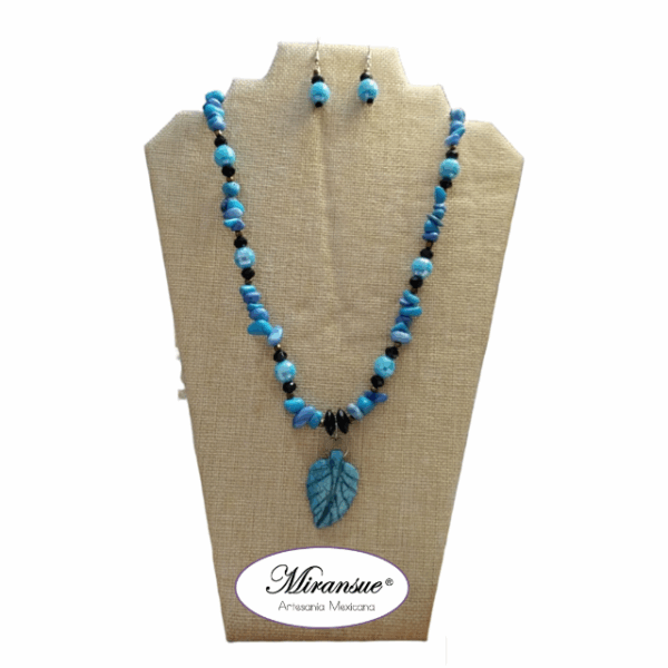 Set de Collar y Aretes 'Hojas Azules' con Piedra de Río - Colección Hojas