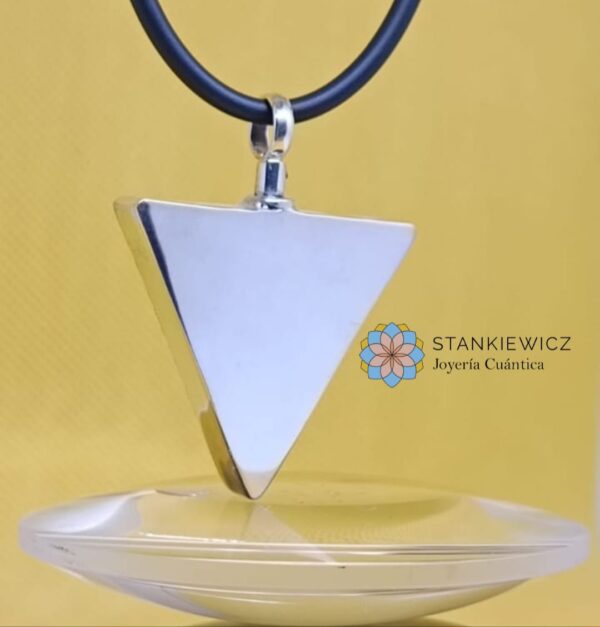 Dije Armonizador Cuántico Diseño Triángulo